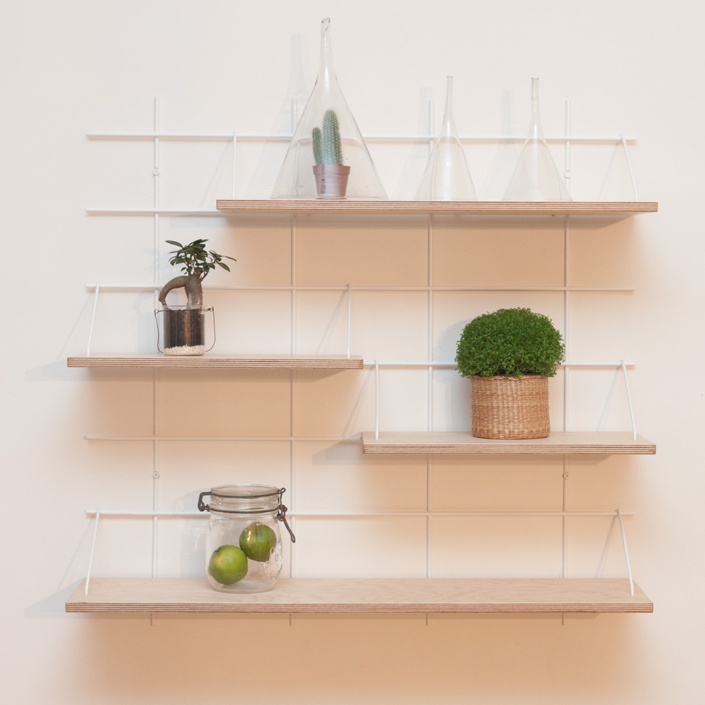 étagère Gassien Paris compo 29 1 base blanche 4 planches contreplaqué bouleau moyenne profondeur 20cm vue de face plantes vertes green cuisine vert