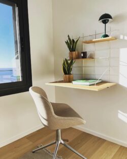 Modularer Schreibtisch Gassien Paris aus Holz und Mundall weiß, Atmosphäre hell mit vue mer.