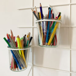 Pots Weck sur grille weiß Gassien Paris für organiser crayons und feutres in un Schreibtisch créatif.