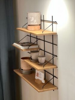 Wandregal modulable Gassien Paris aus Holz und schwarzem Mundall, style storage végétal épuré.
