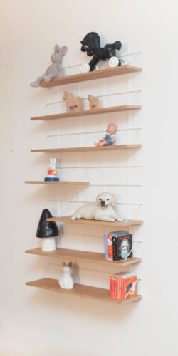 Wandregal Gassien Paris en Eiche, Kinderzimmer mit jouunds und Bücher colorés.
