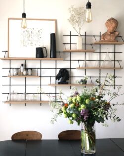 Modulare Regale Gassien Paris en schwarzem Mundall und Holz, Wohnzimmer skandinavisch mit bouquund fleuri.